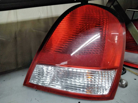 Tail Light Assembly HYUNDAI ELANTRA Right 01 02 03