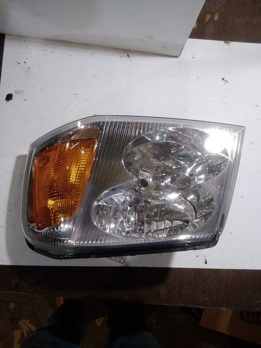Headlamp Assembly GMC ENVOY Left 02 03 04 05 06 07 08 09