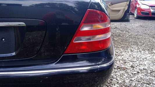 Tail Light Assembly MERCEDES S-CLASS Right 00 01 02