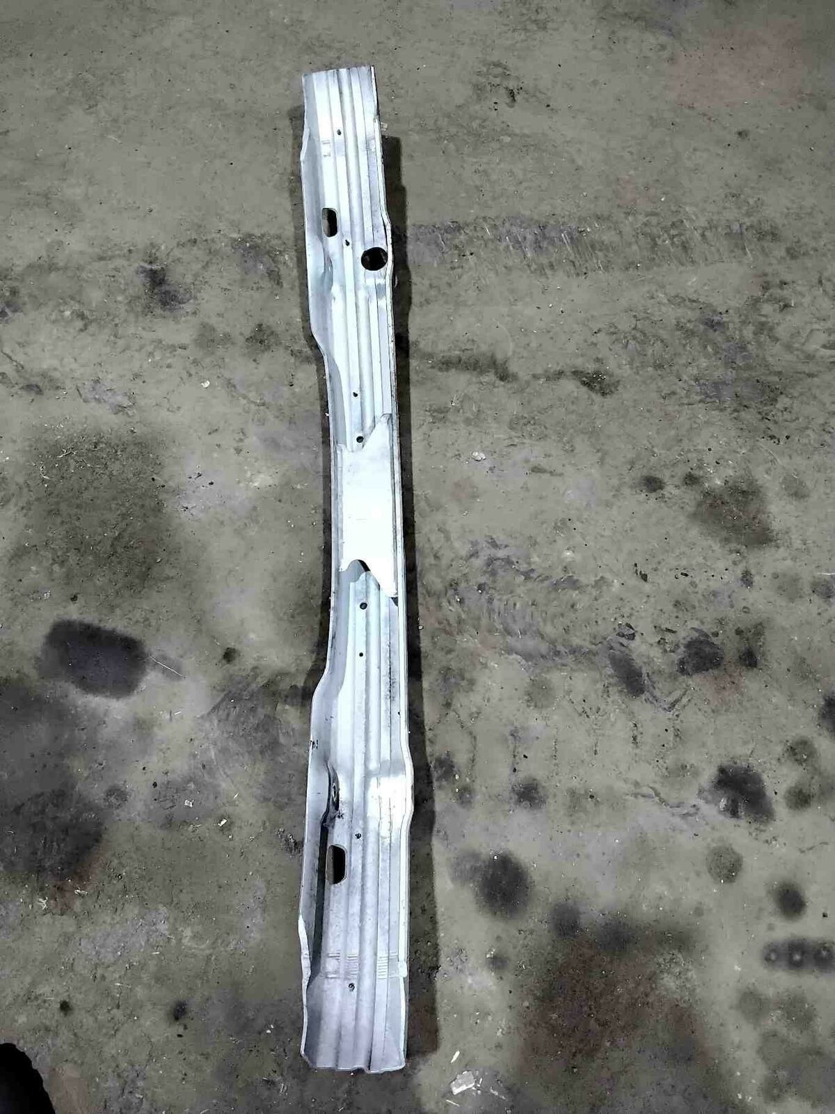 Front Bumper Reinforcement BMW 540 97 98 99 00 01 02 03