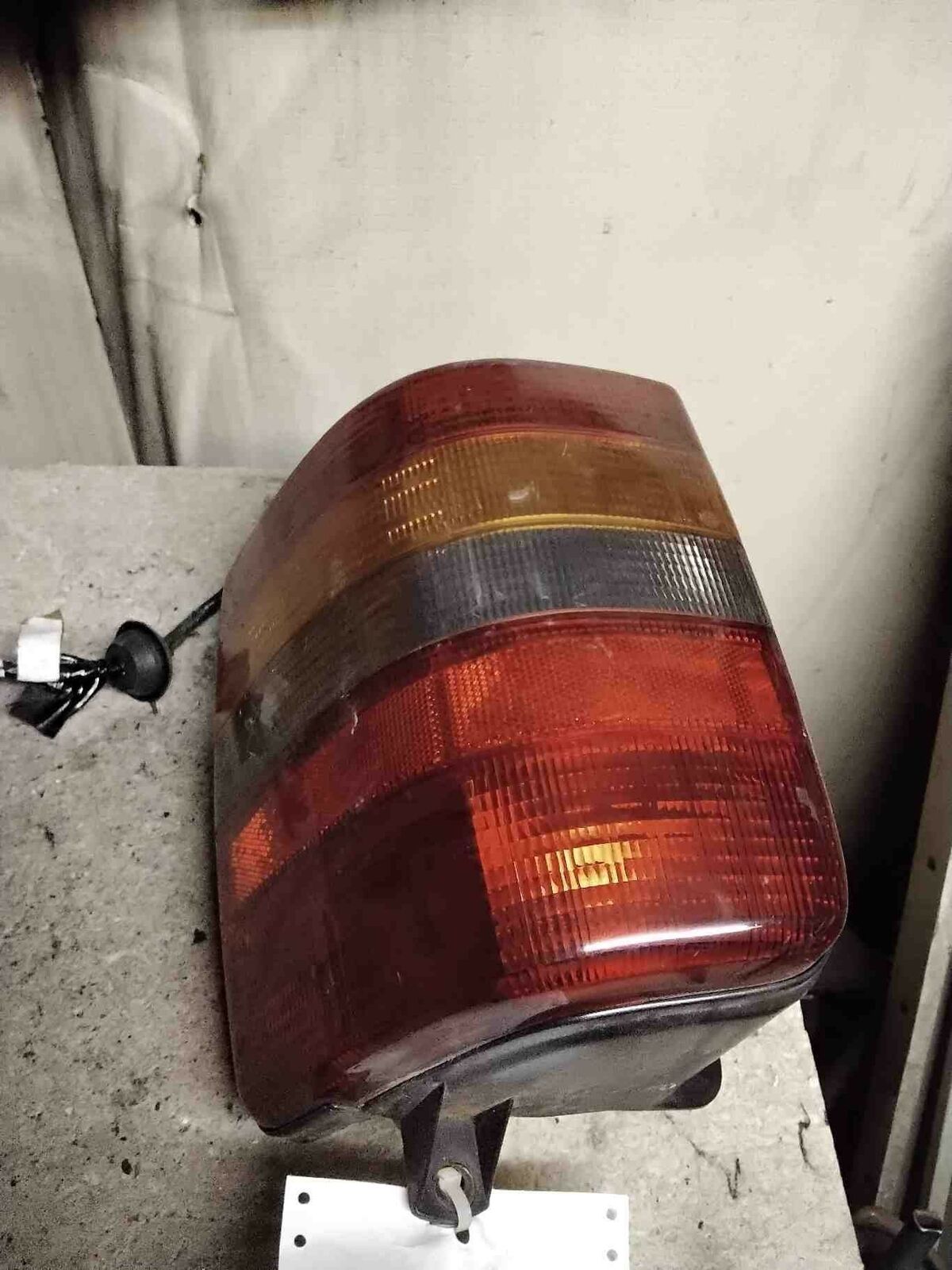 Tail Light Assembly JEEP GRAND CHEROKEE Right 93 94 95 96 97 98