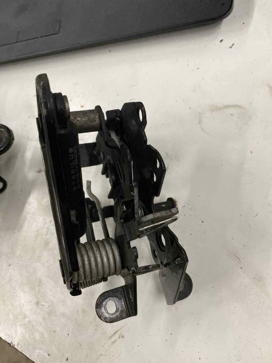 Hood Latch BMW 750 SERIES 11