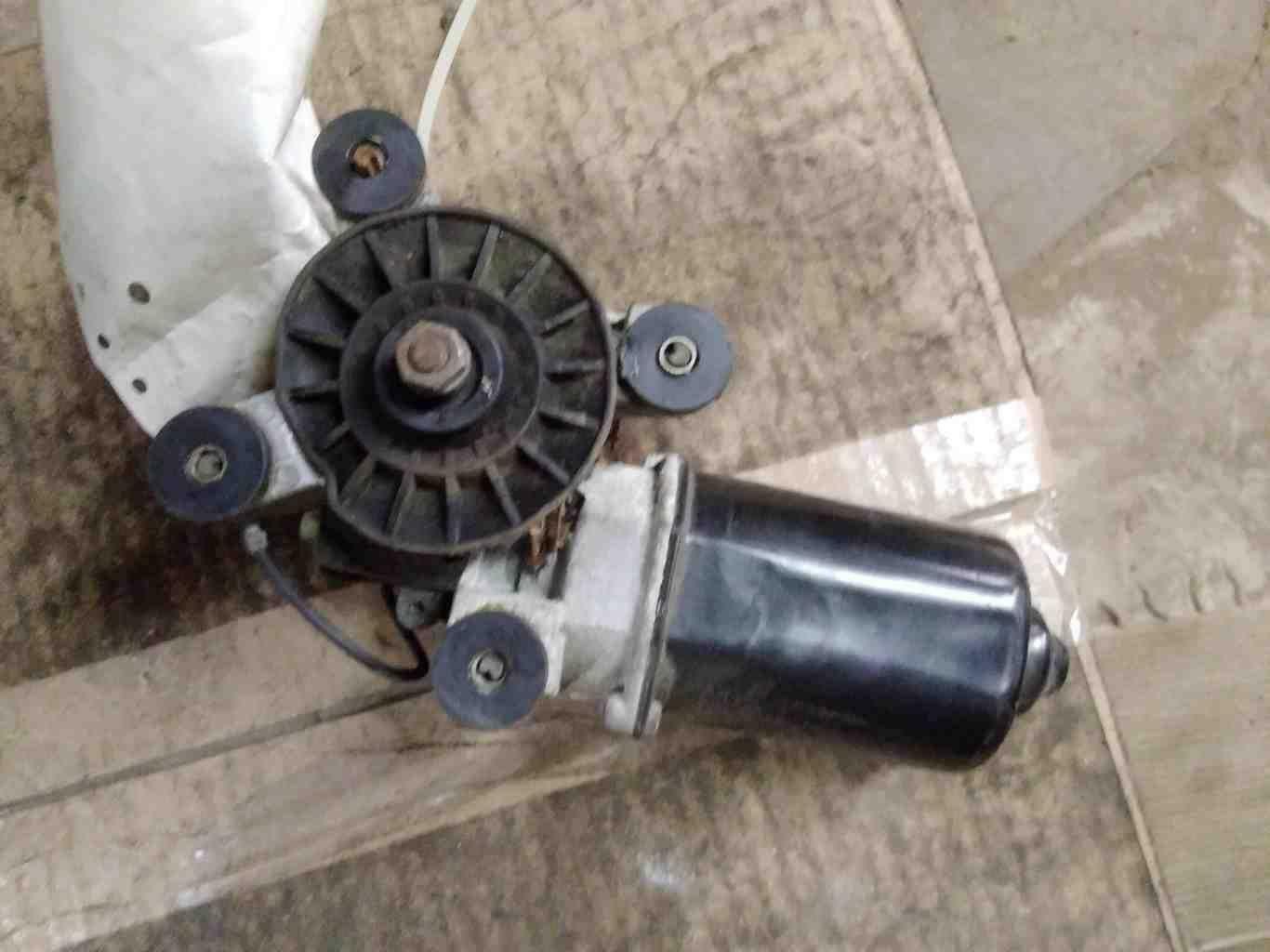 Wiper Motor Front TOYOTA CAMRY 92 93