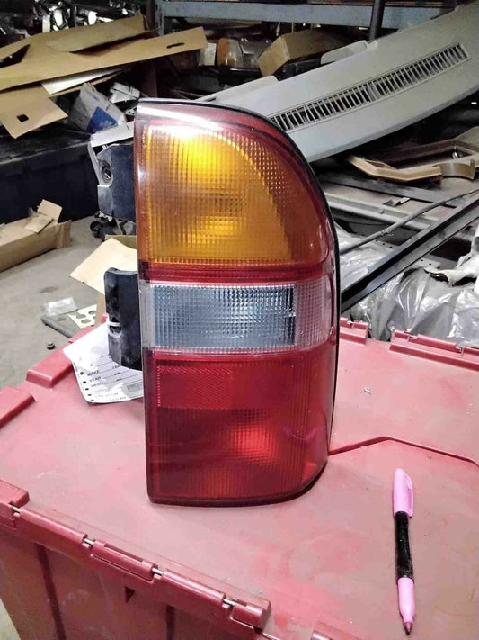 Tail Light Assembly CHEVY GEO TRACKER Right 99 00 01 02 03 04