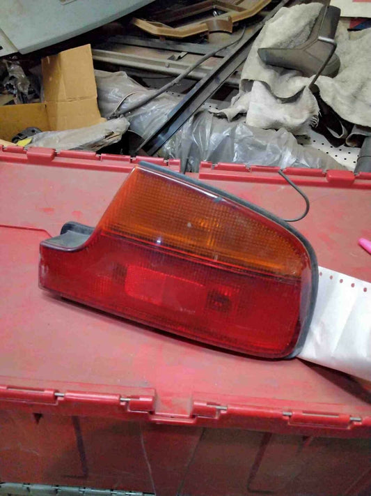 Tail Light Assembly INFINITI Q45 Right 90 91 92 93