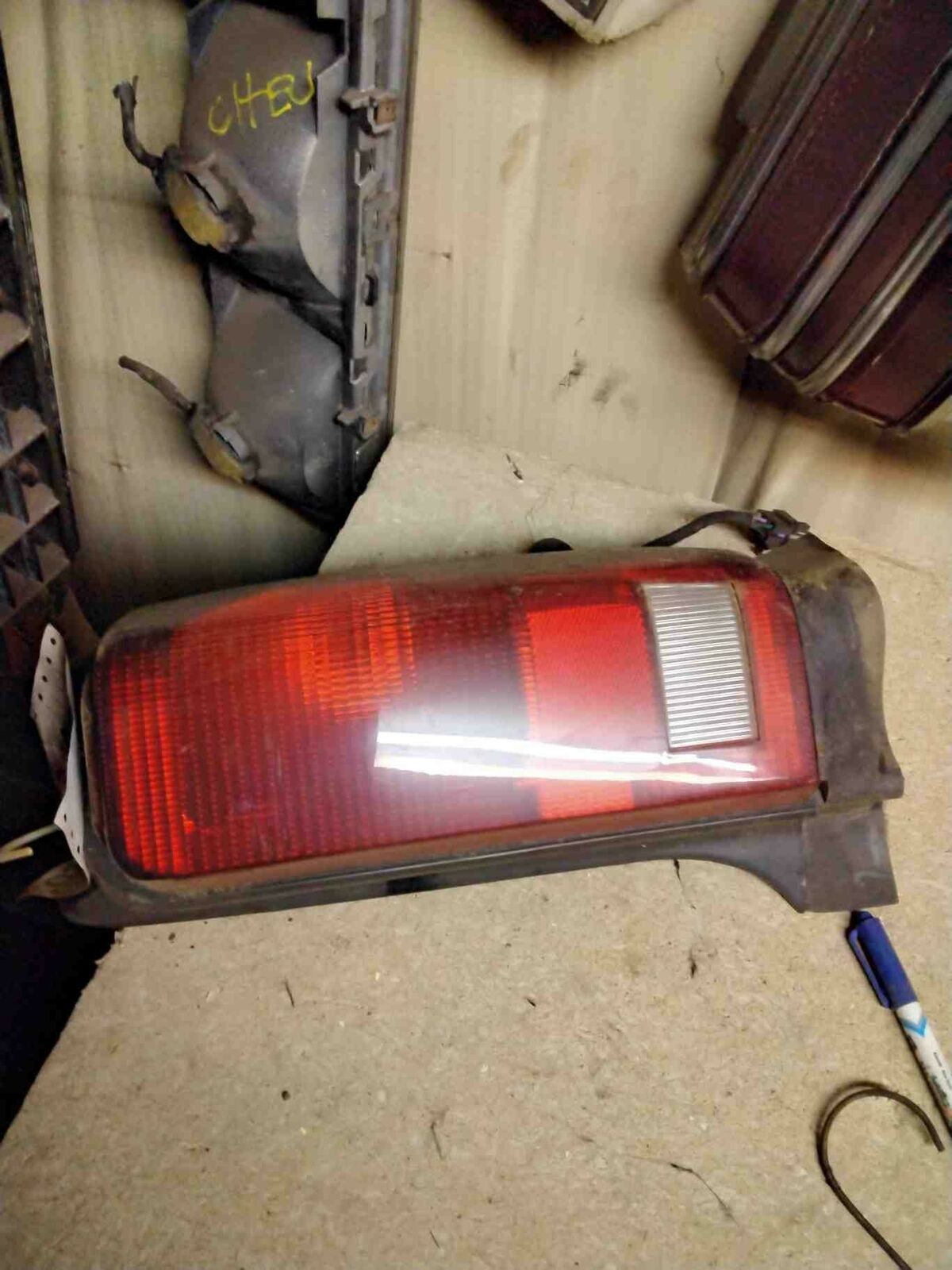 Tail Light Assembly DODGE CARAVAN Right 84 85 86