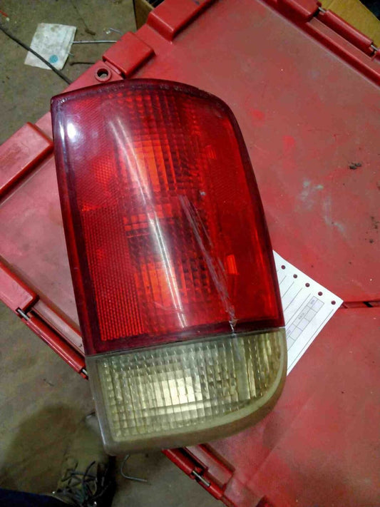 Tail Light Assembly BLAZER S10/JIMMY S15 Right 95 96 97 98 99 00 01 02 03 04 05