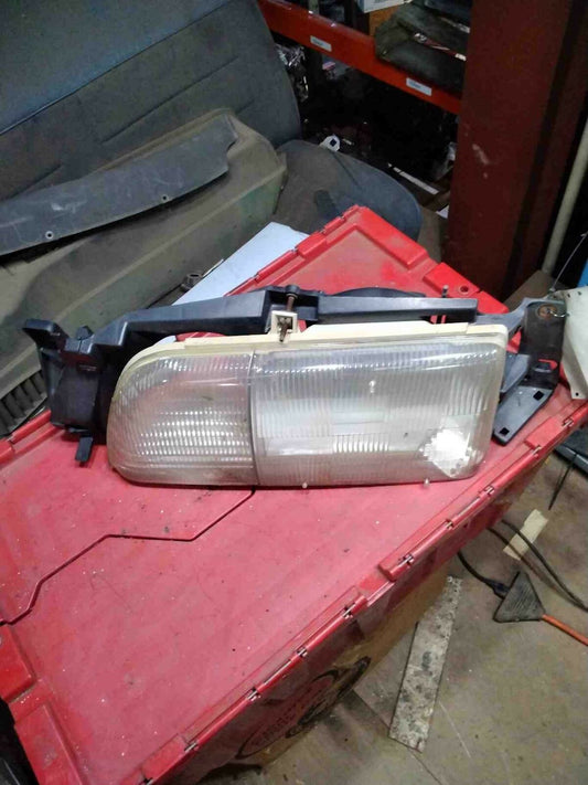 Headlamp Assembly FORD TAURUS Left 86 87 88