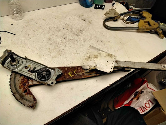 Front Door Regulator PONTIAC GRAND AM Right 92 93 94 95 96 97 98