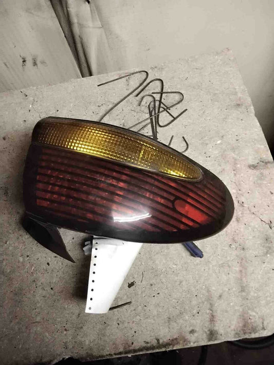 Tail Light Assembly PONTIAC BONNEVILLE Left 96 97 98 99