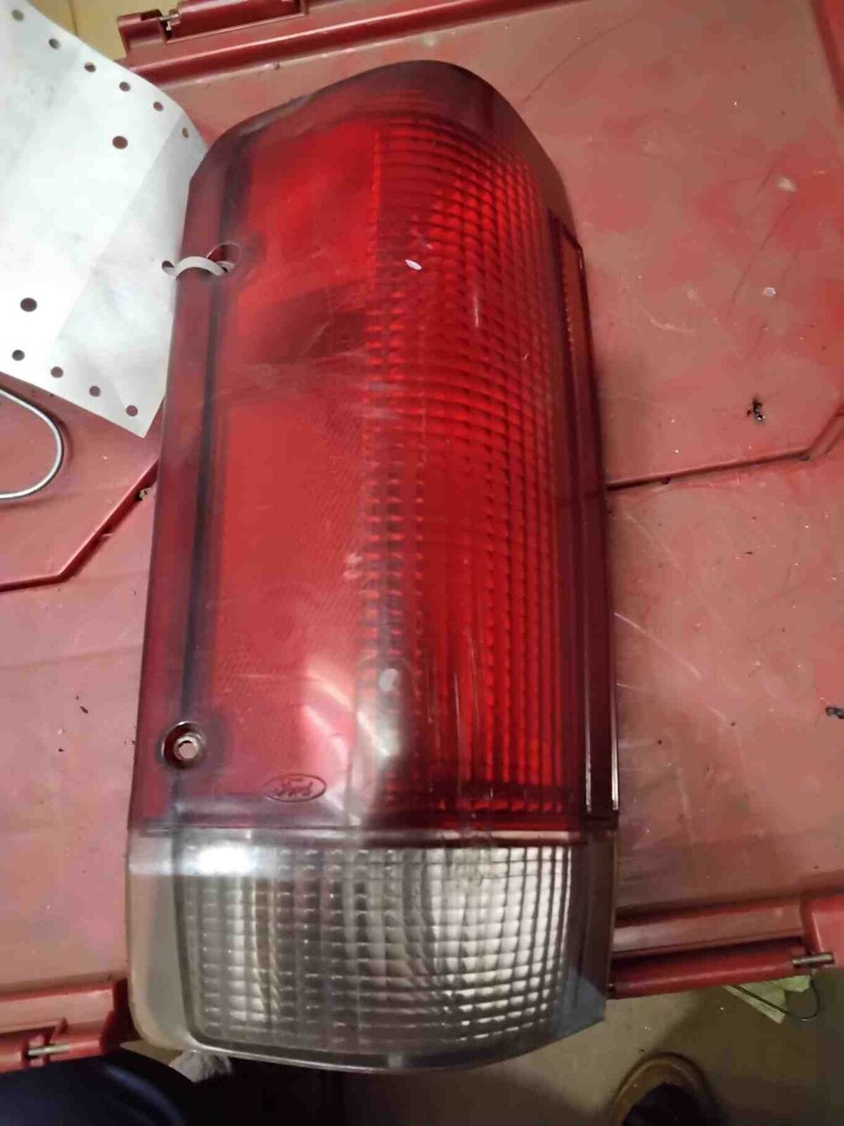Tail Light Assembly FORD PICKUP F250 Left 87 88 89 90 91 92 93 94 95 96 97