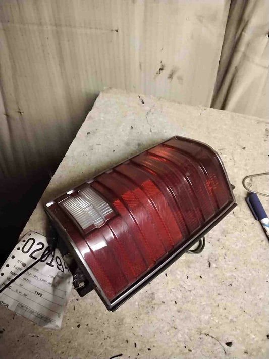 Tail Light Assembly PLYMOUTH ARIES Right 81 82 83 84 85 86 87 88