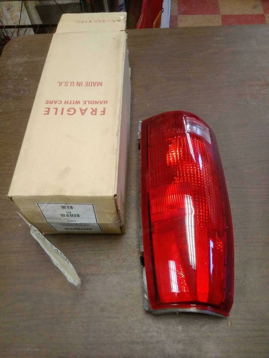 New Tail Light Assembly BLAZER S10/JIMMY S15 Right 83 - 94