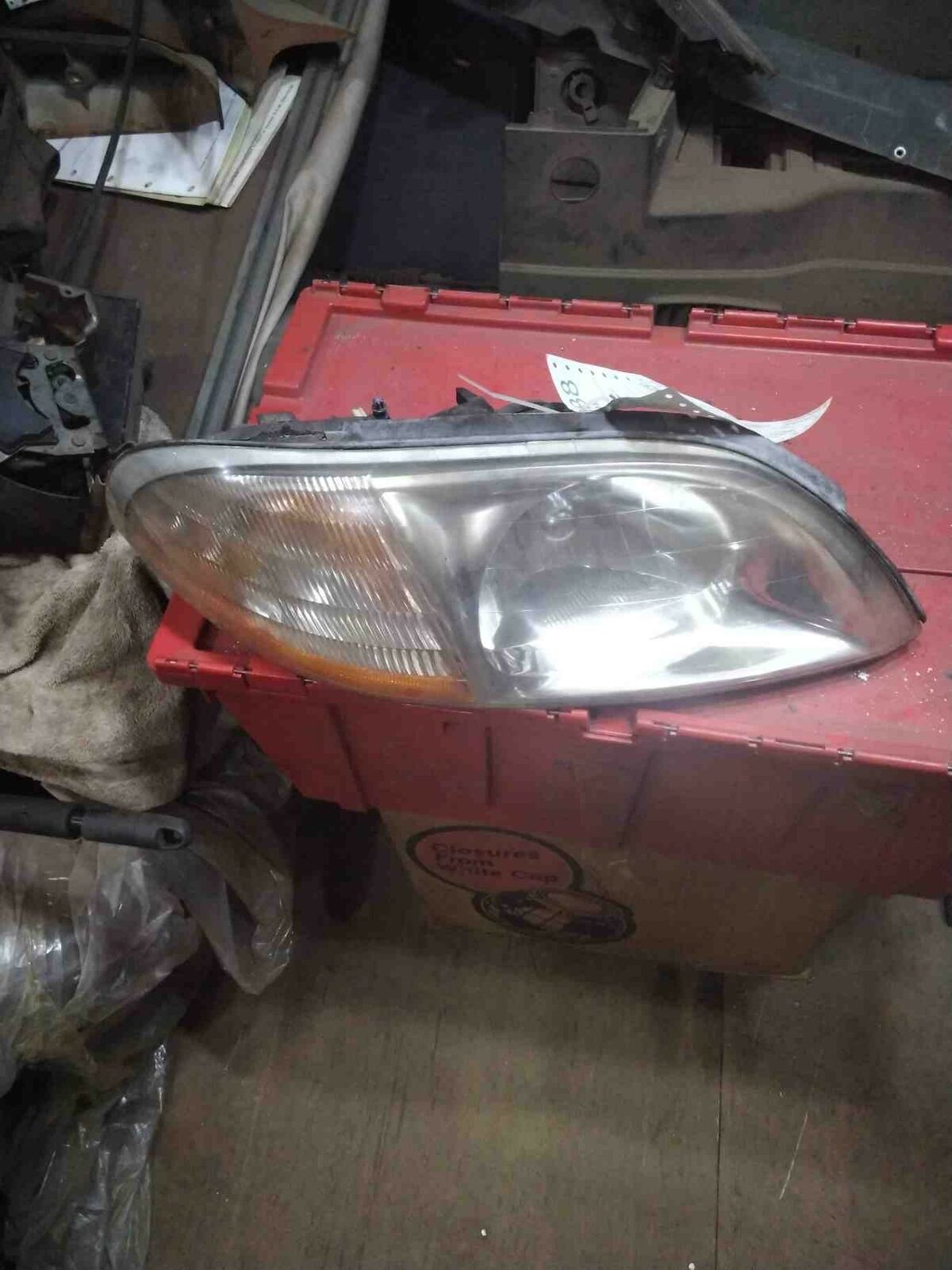 Headlamp Assembly FORD WINDSTAR Right 99 00 01 02 03