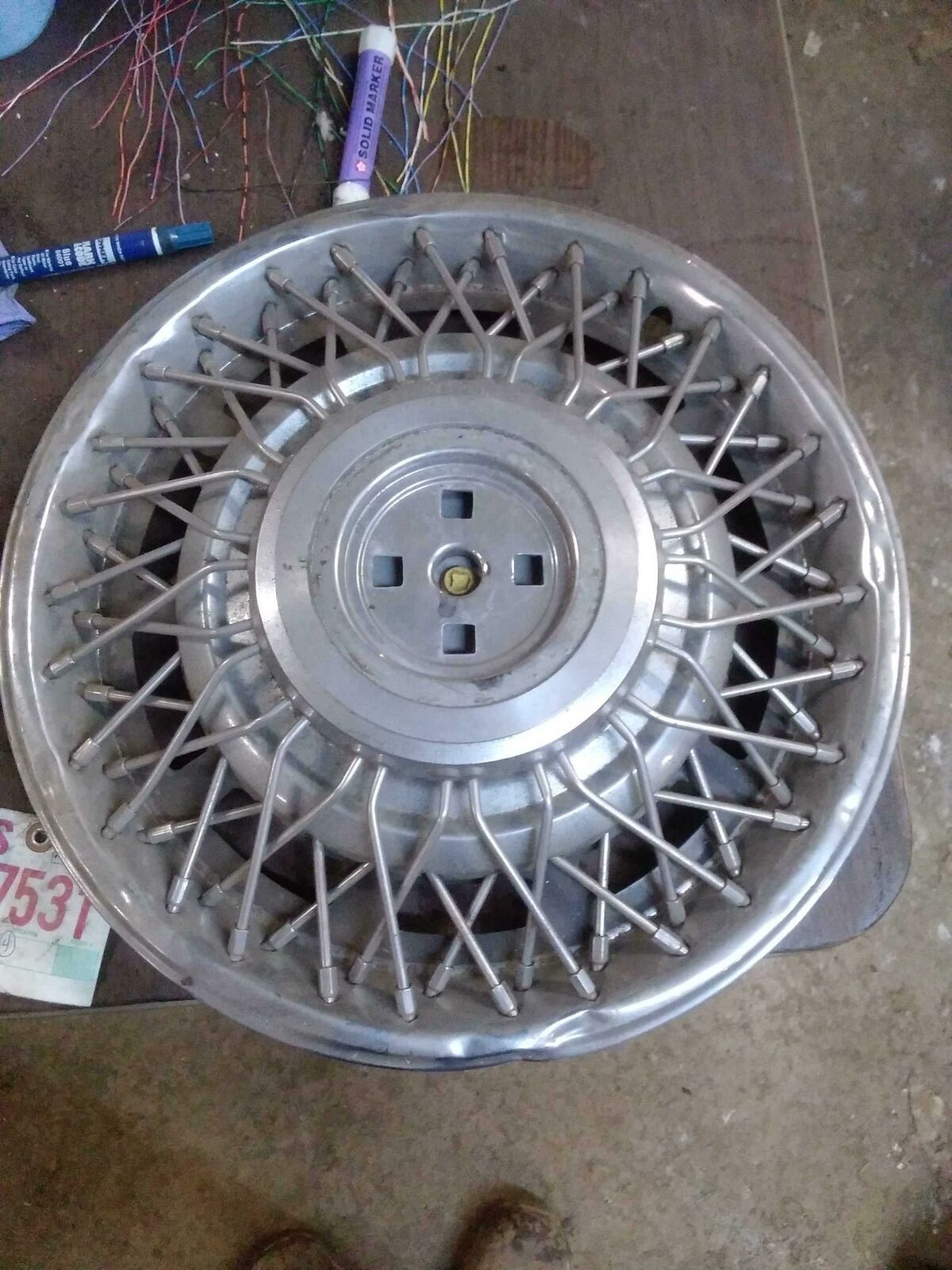 Wheel Cover CADILLAC SEVILLE 81 82 83 84 85 Has damage.