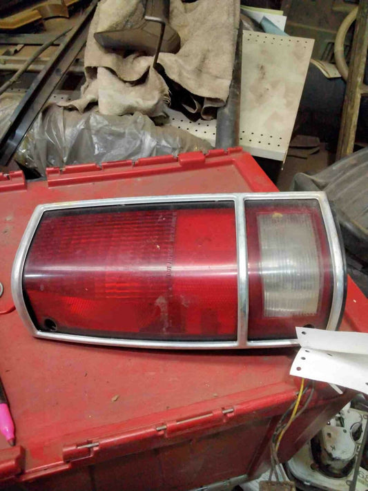 Tail Light Assembly S10/S15/SONOMA TRUCK Left 82 - 93