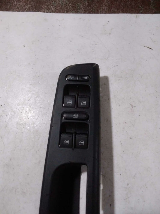 Door Switch Front VOLKSWAGEN JETTA 04