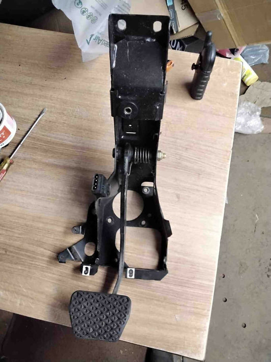 BMW E31 Brake Pedal Assembly