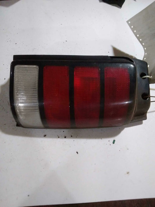 Tail Light Assembly DODGE CARAVAN Right 91 92 93 94 95