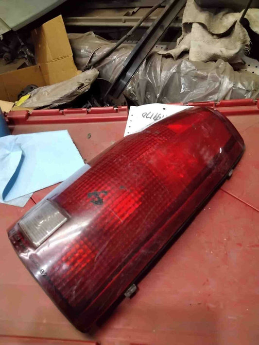 Tail Light Assembly CHEVY PICKUP 1500 Right 88 89 90 91 92 93 94 95 96 97 98 99