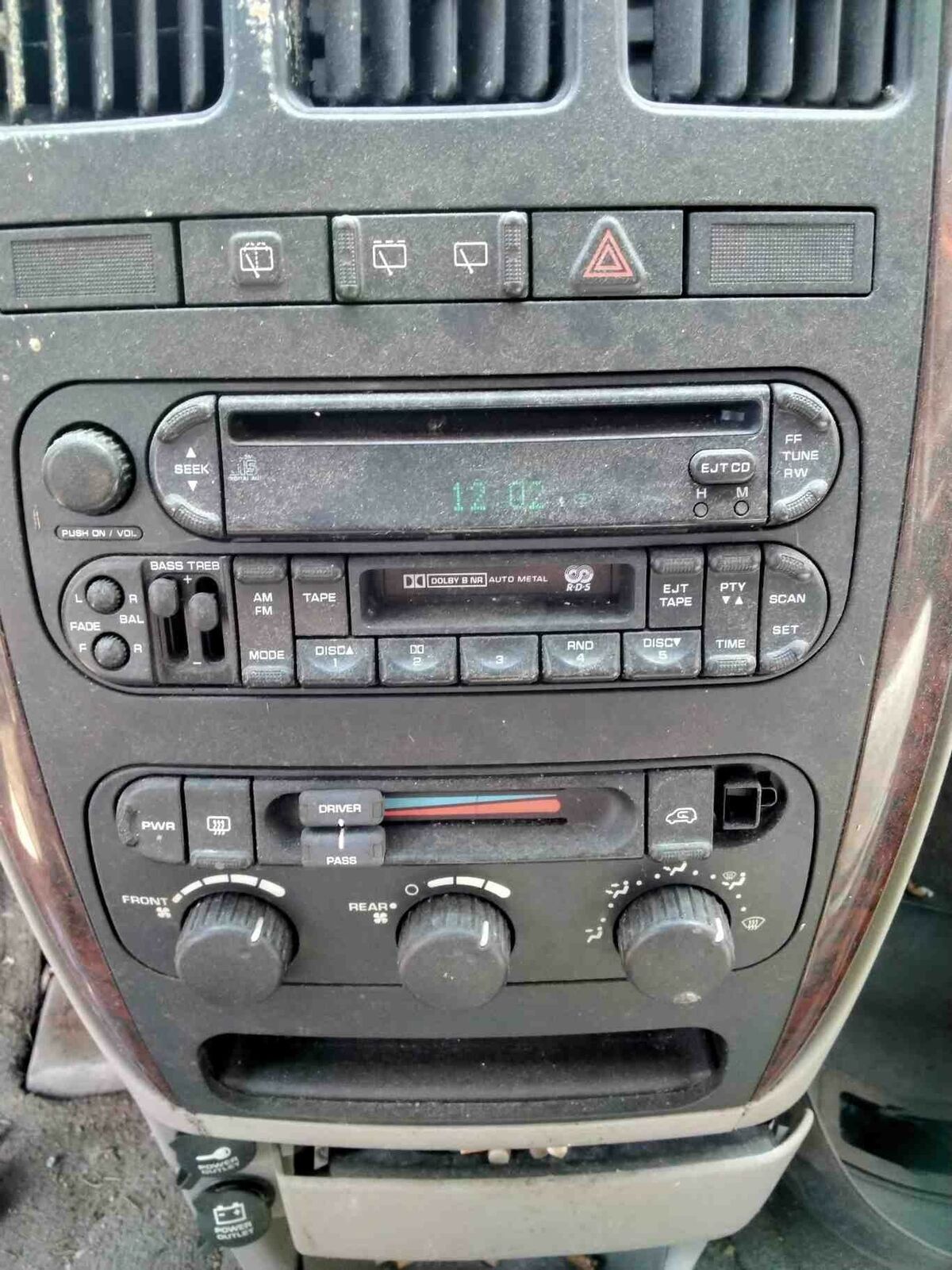 Audio & Visual Equip.(radio) CHRYSLER TOWN CNTRY 02