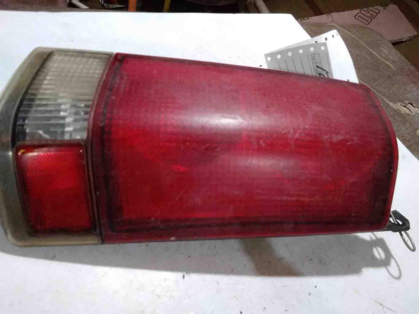 Tail Light Assembly CHEVY EXPRESS 1500 Right 00 01 02