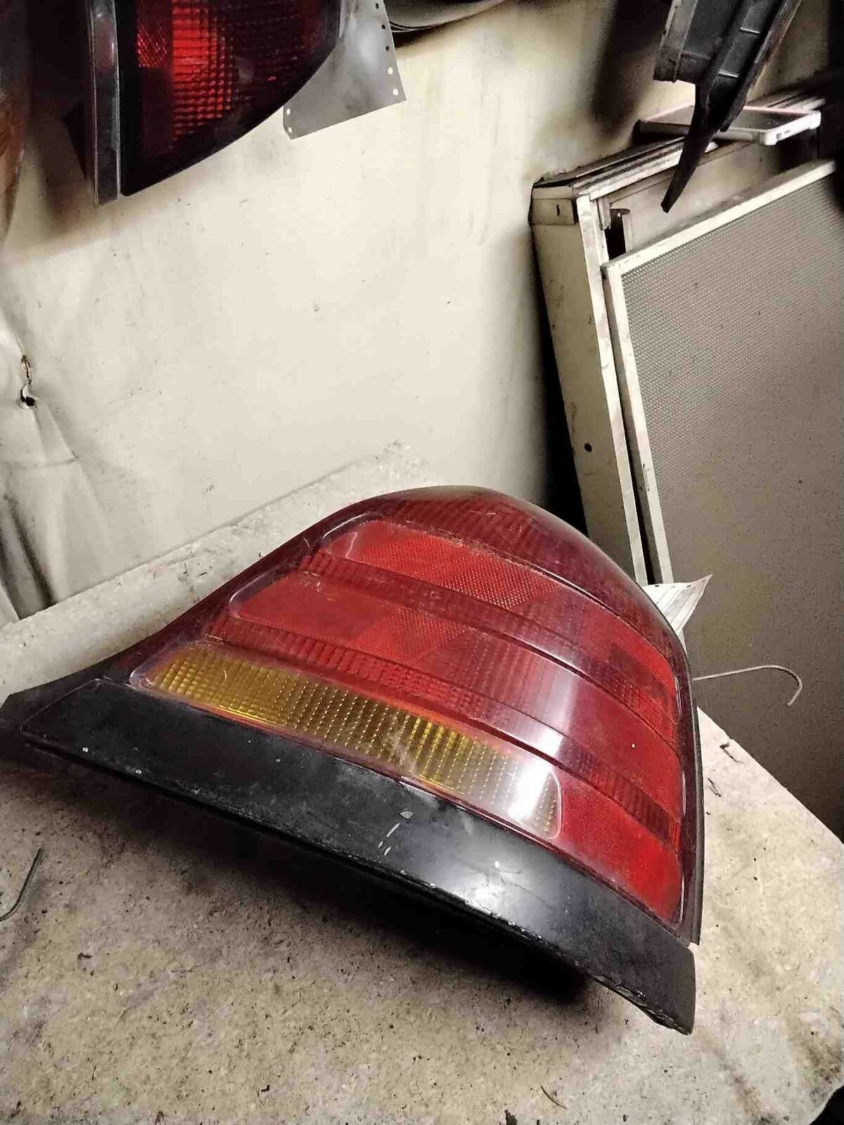 Rejse tiltale Foran dig valg Tail Light Assembly FORD CROWN VICTORIA Right 98 99 00 01 02 03 – Vivander  German Auto Recycling