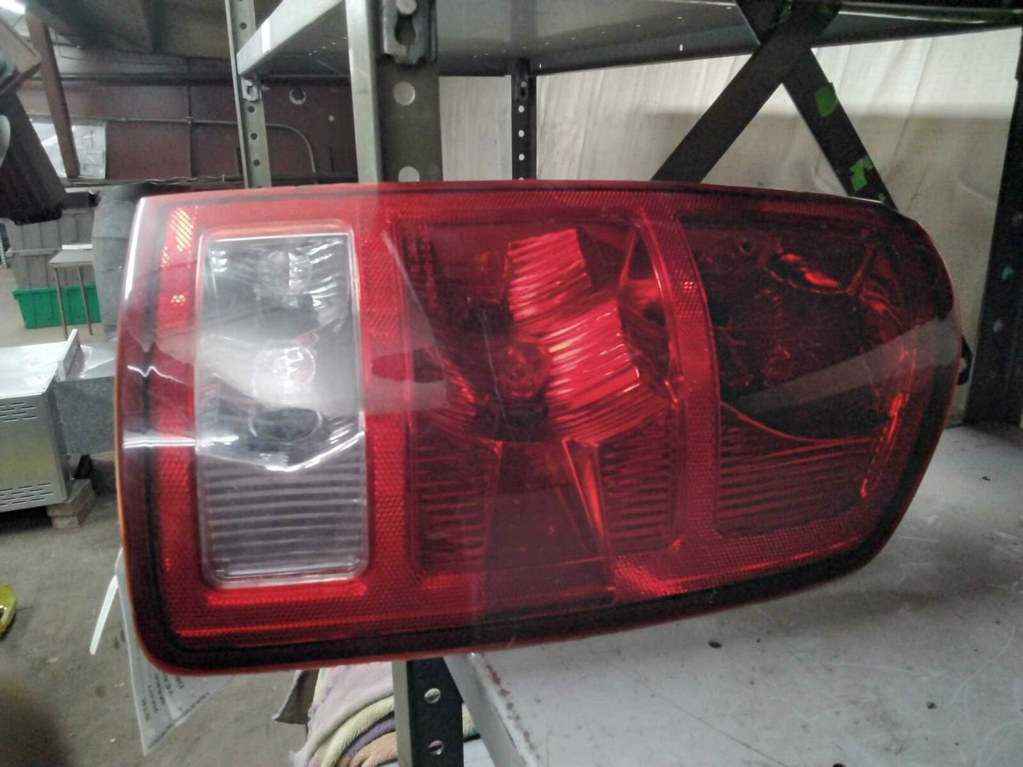 Tail Light Assembly DODGE PICKUP 1500 Right 02 03 04 05 06