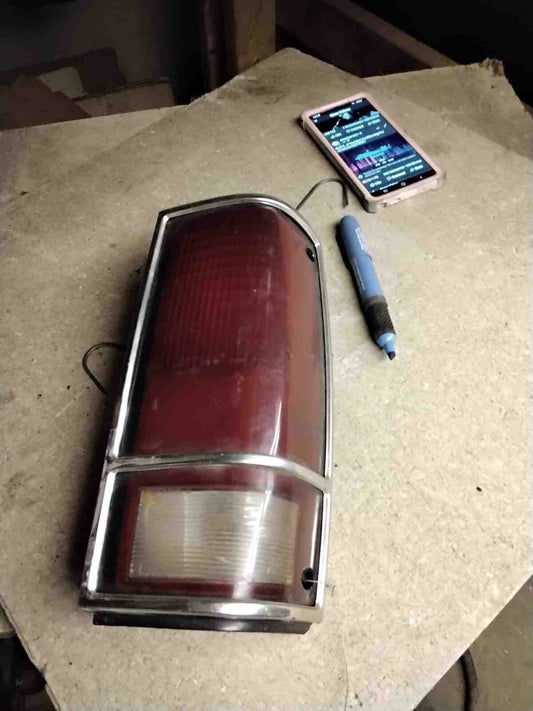 Tail Light Assembly S10/S15/SONOMA TRUCK Right 82 - 93