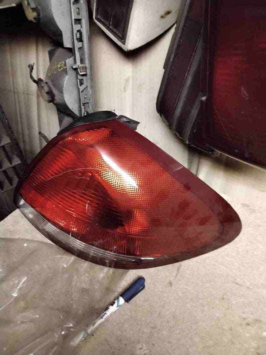 Tail Light Assembly FORD TAURUS Right 04 05 06 07