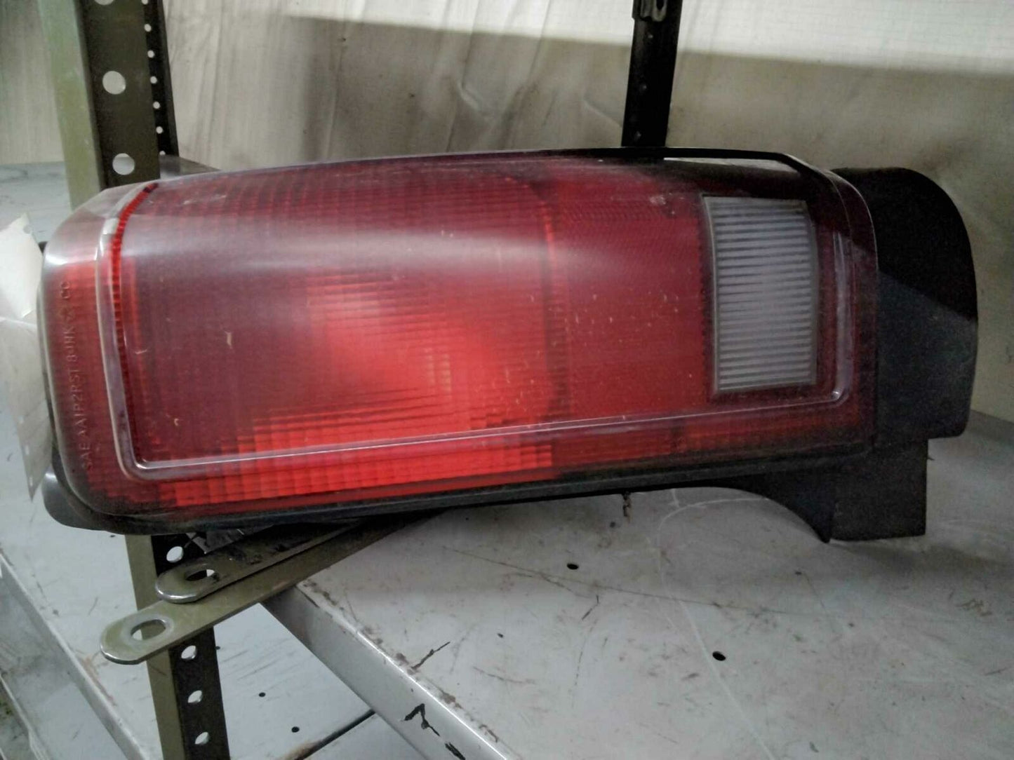 Tail Light Assembly VOYAGER Right 84 85 86