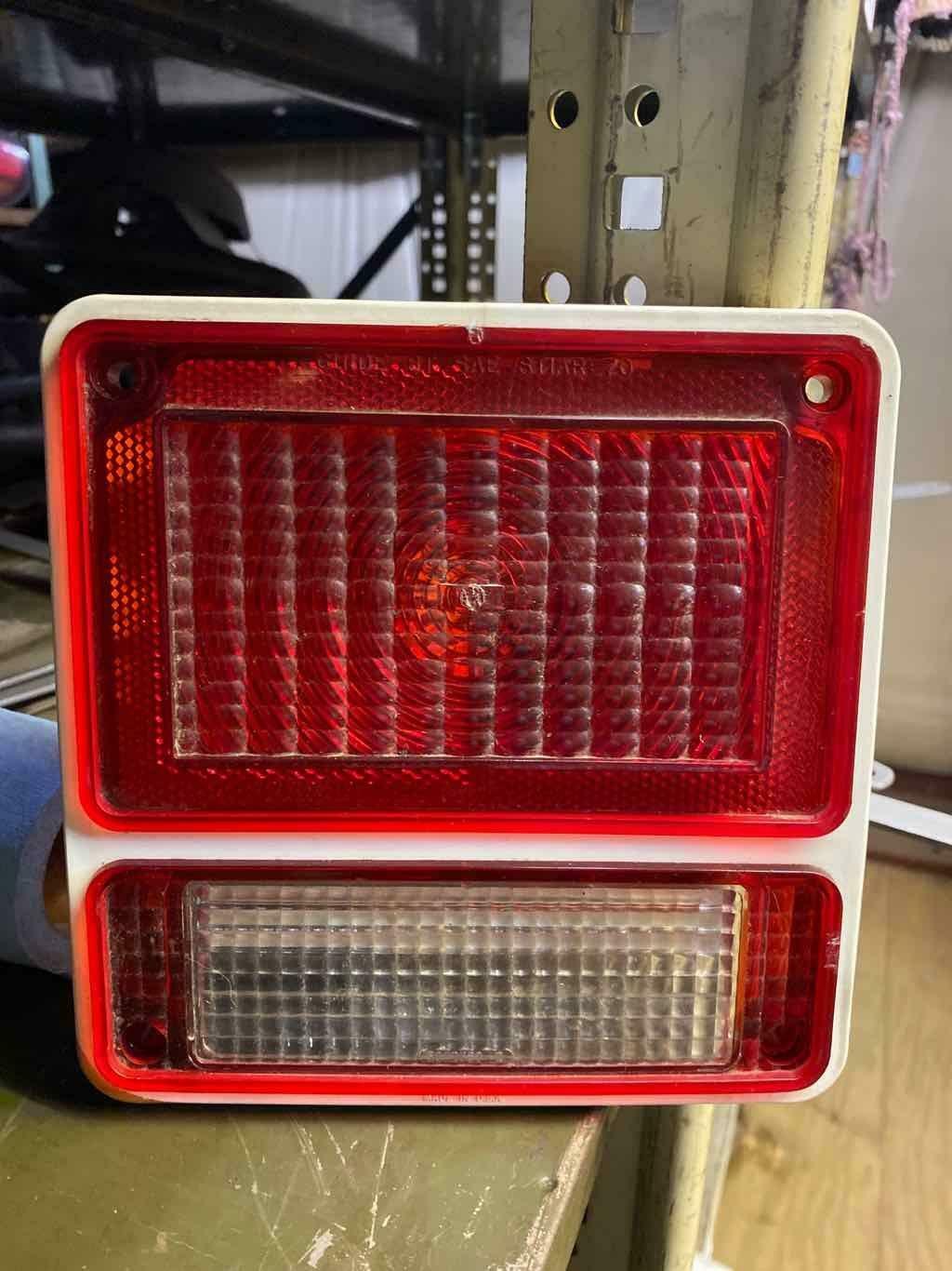 Tail Light Assembly (DISCONTINUED) CHEVROLET VAN (FULL SIZE) Right 78