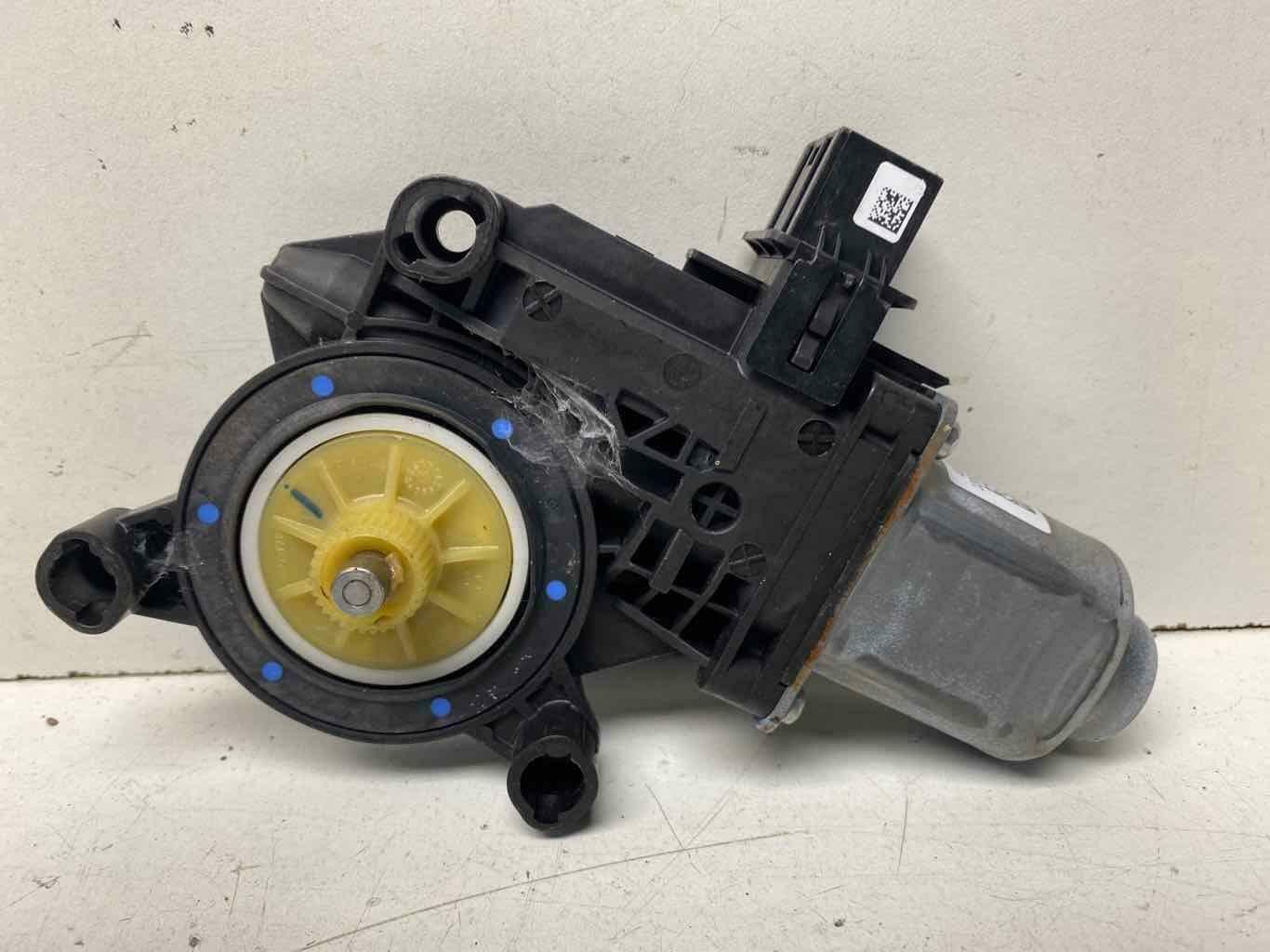 Power Window Motor VW PASSAT Right 12 13 14 15 16