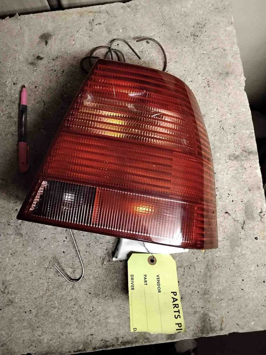 Tail Light Assembly VOLKSWAGEN JETTA Left 01