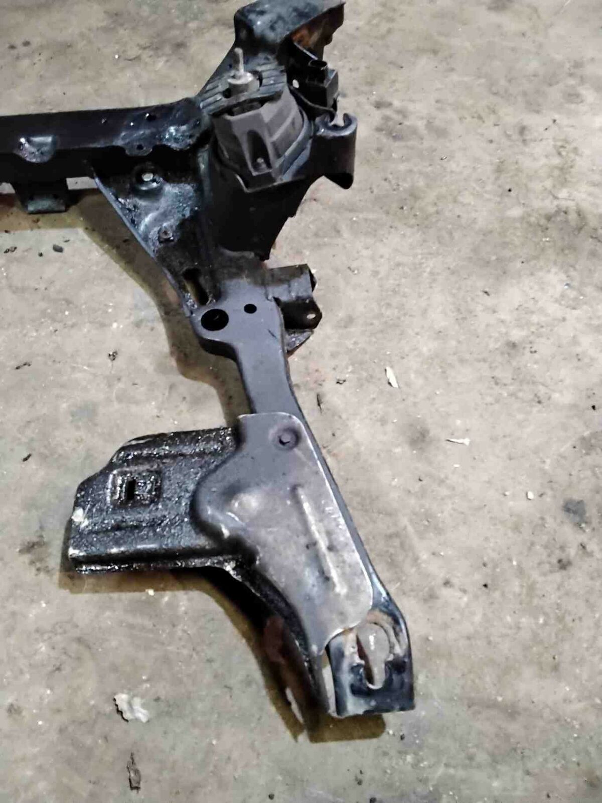 Undercarriage Crossmember BMW 530I 06 07