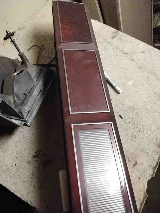 Tail Light Assembly PLYMOUTH ARIES Left 81 82 83