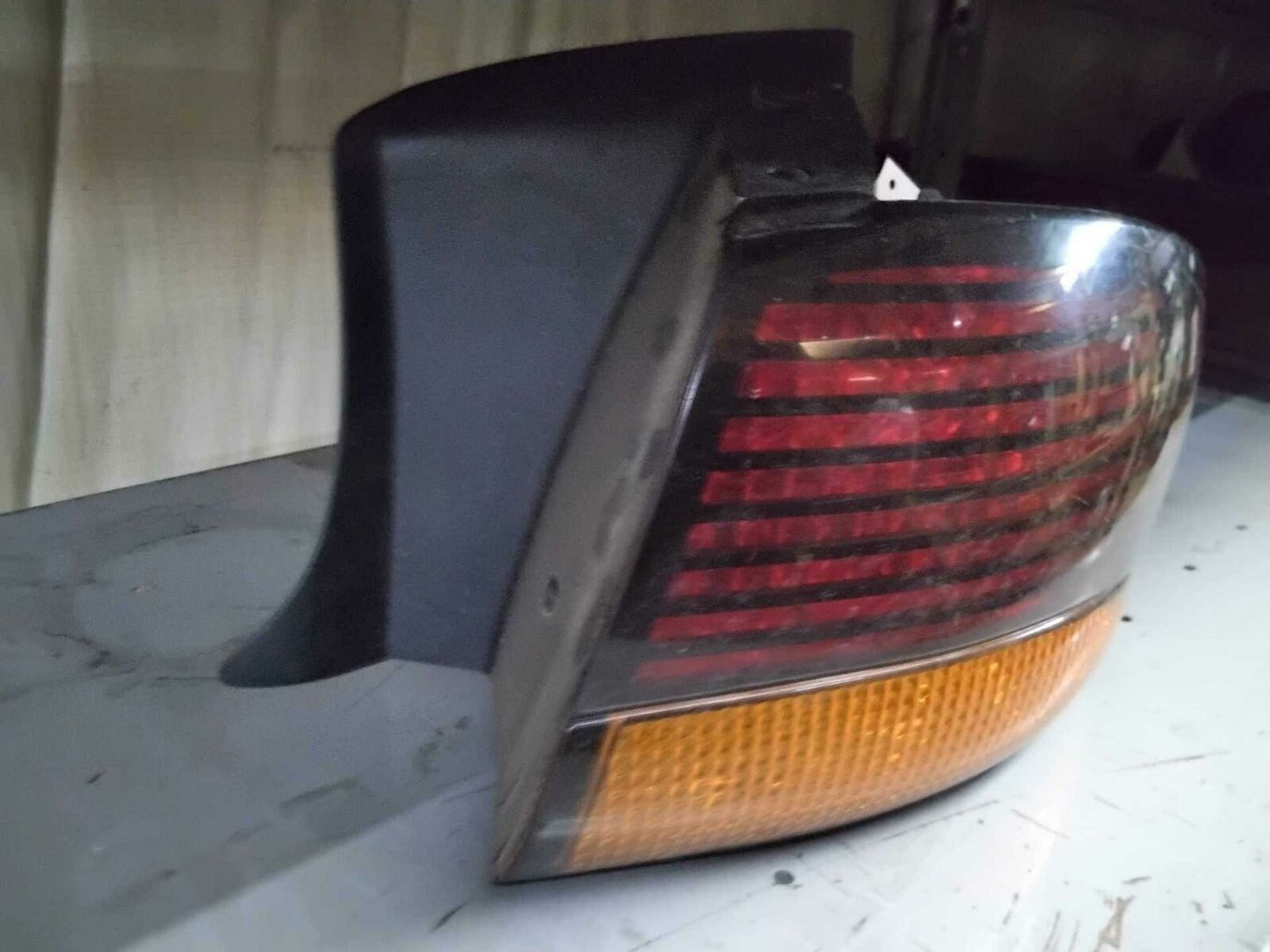 Tail Light Assembly PONTIAC BONNEVILLE Right 96 97 98 99