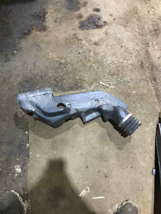 Air Intake Tube/resonator BMW 850 SERIES 92 Top section only