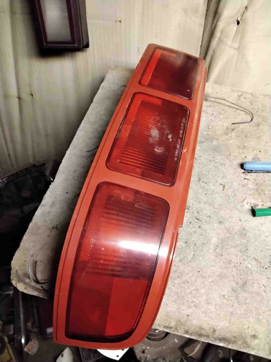 Tail Light Assembly CHEVY LUMINA Right 90 91 92 93 94