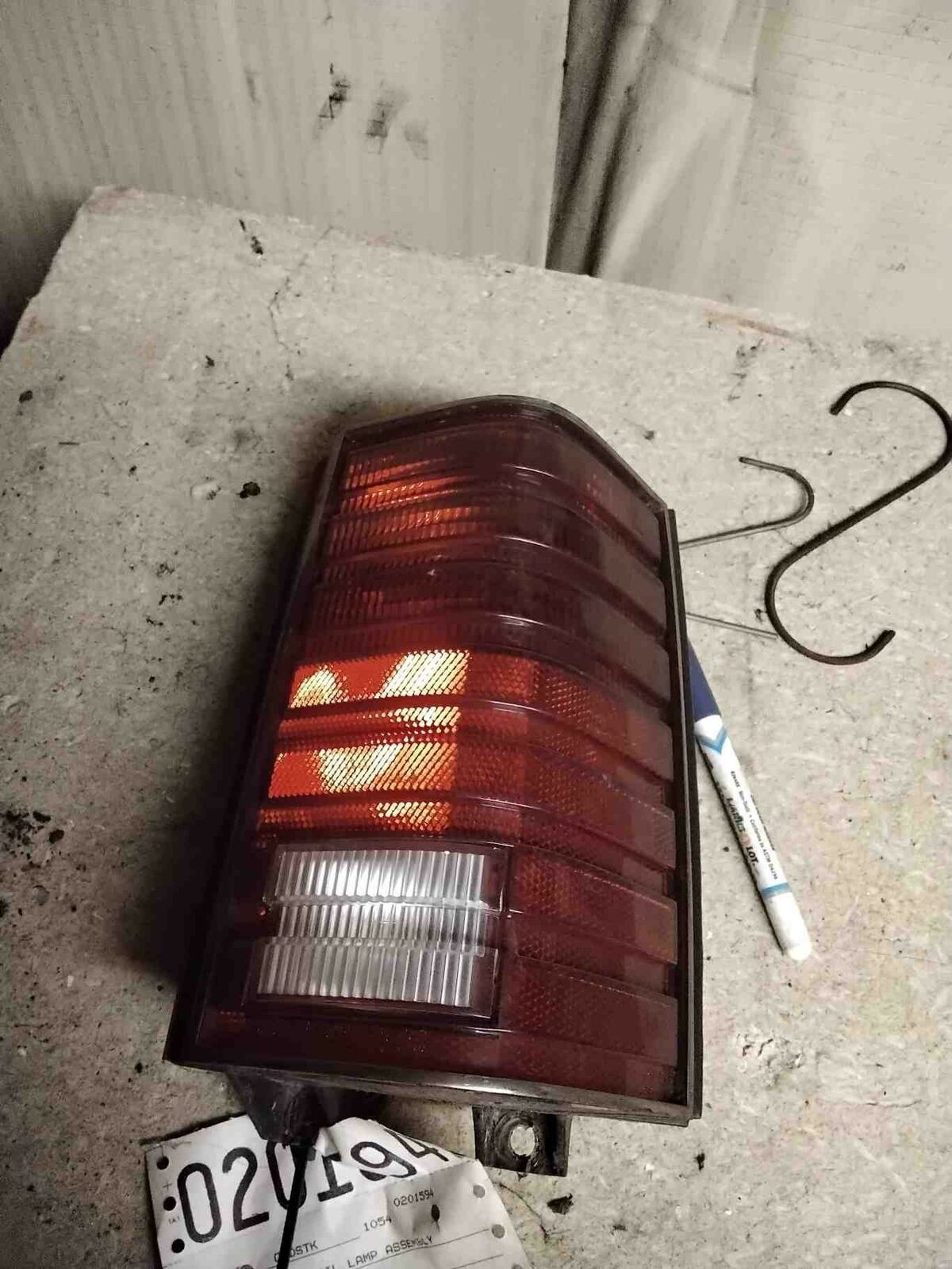 Tail Light Assembly PLYMOUTH ARIES Right 81 82 83 84 85 86 87 88