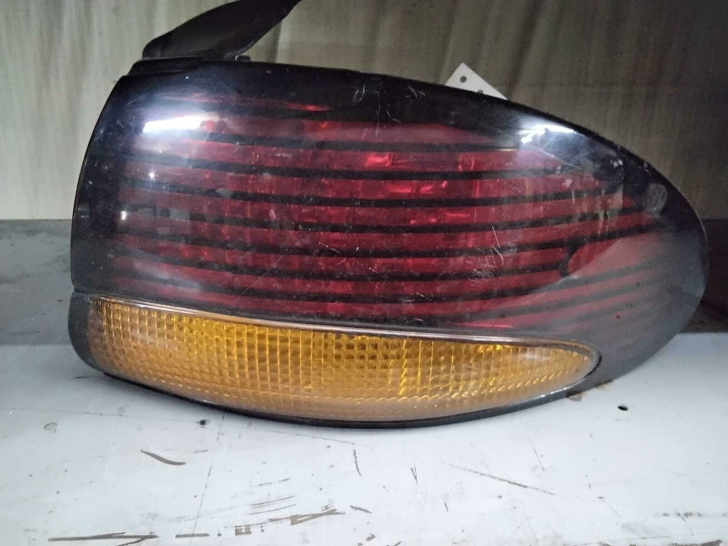 Tail Light Assembly PONTIAC BONNEVILLE Right 96 97 98 99