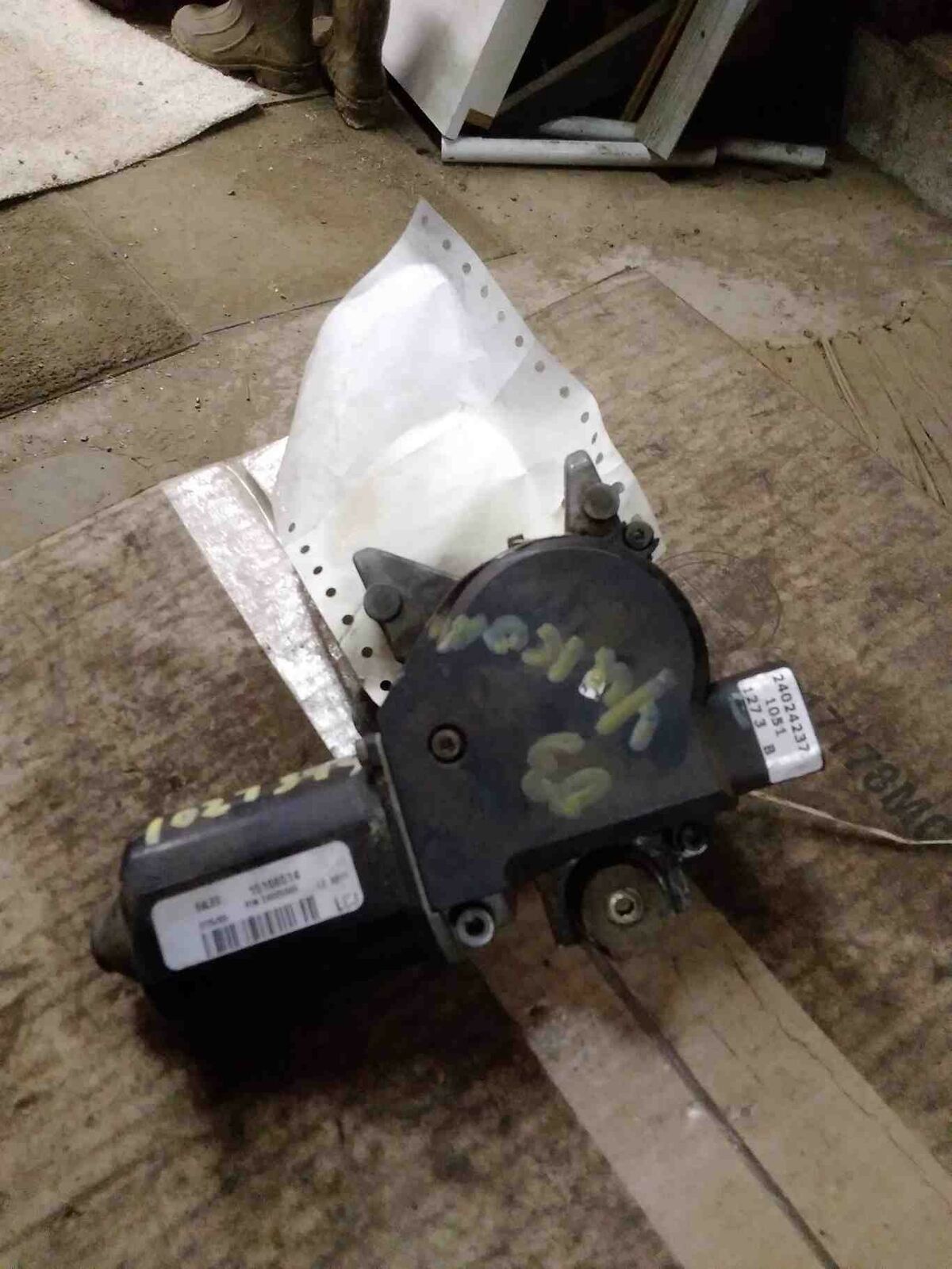 Wiper Motor Front GMC YUKON 03