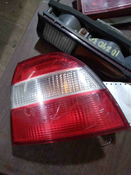 Tail Light Assembly HONDA ACCORD Right 92 93