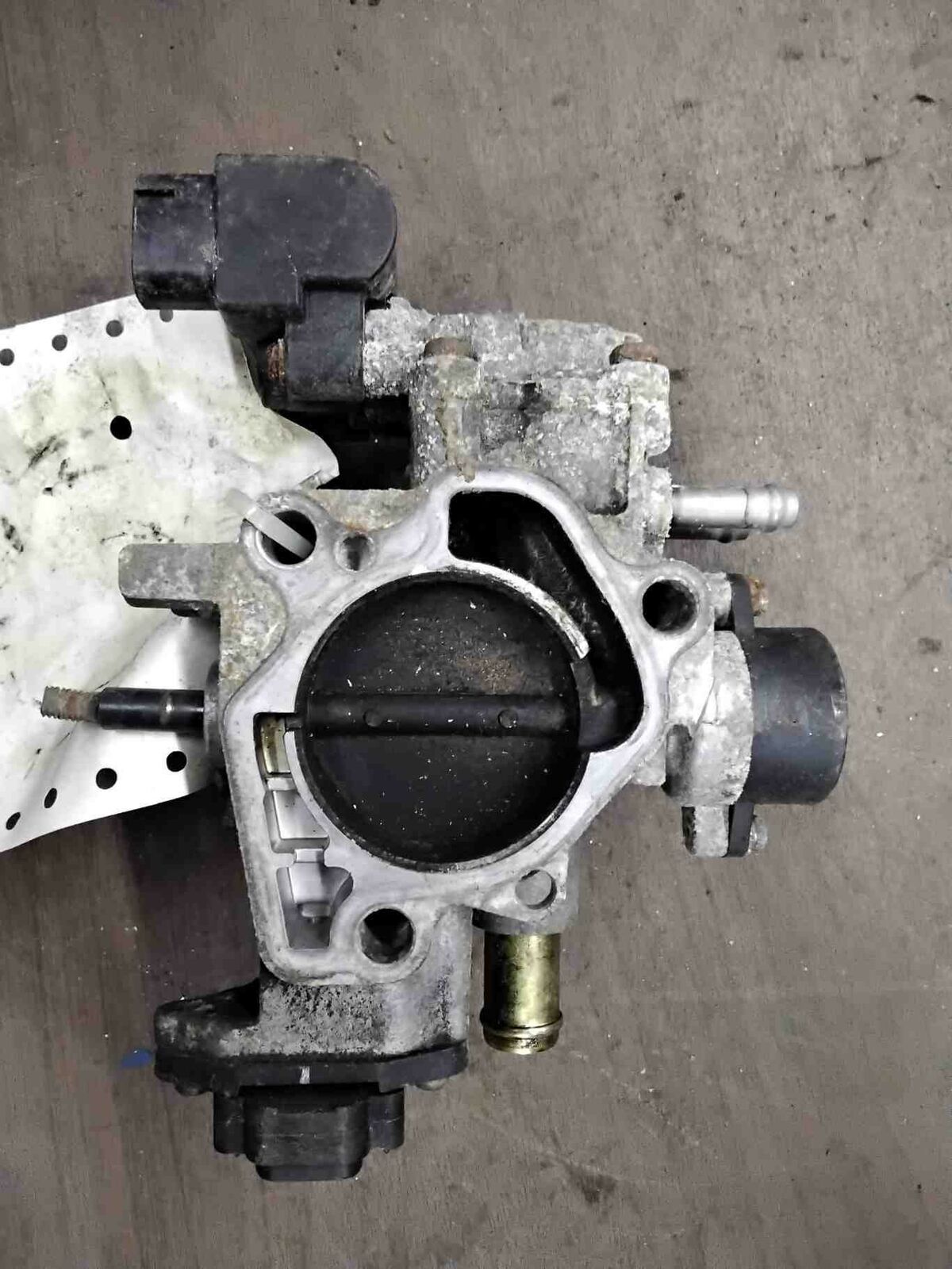 Throttle Body/valve Assy CHEVY GEO PRIZM 98 99