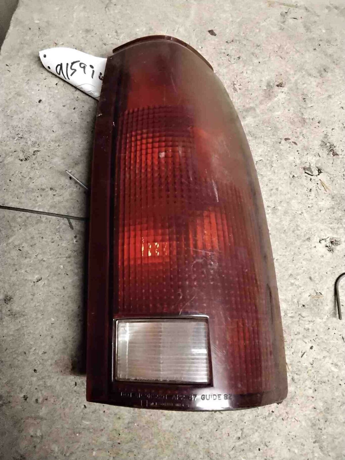 Tail Light Assembly CHEVY PICKUP 1500 Right 88 89 90 91 92 93 94 95 96 97 98 99