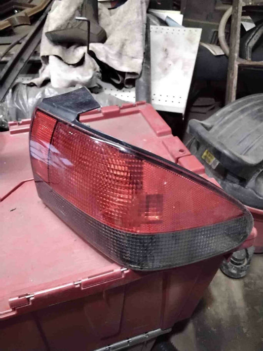 Tail Light Assembly SAAB 900 & TURBO Right 94 95 96 97 98