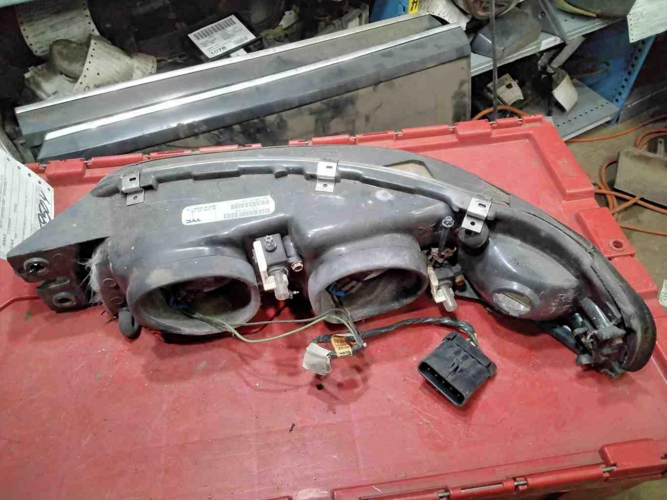Headlamp Assembly BUICK LESABRE Right 97 98 99