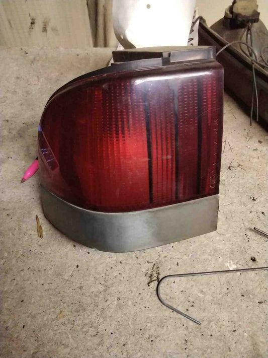 Tail Light Assembly MERCURY COUGAR Left 89 90