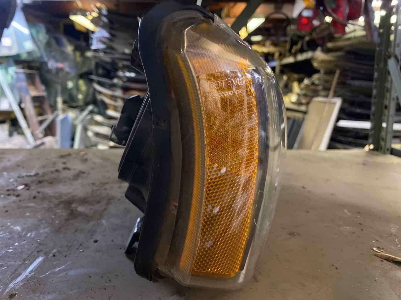 Headlamp Assembly CHEVY SILVERADO 2500 Right 03 04 05 06 07