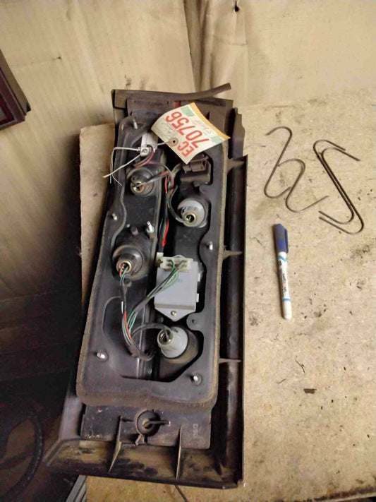 Tail Light Assembly HONDA ACCORD Right 84 85